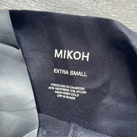 Mikoh Diamond Head Crop Top, black neoprene - Picture 10 of 11